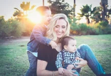 Oltre 350 bellissimi messaggi di buon compleanno per madre, figlio e figlia